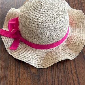 Straw Sun Hat with Hot Pink Ribbon. Great for Easter & the Beach Girls size 2-4